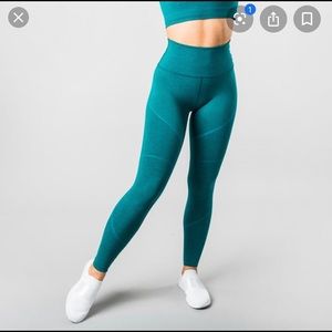 Alphalete revival r6 legging
